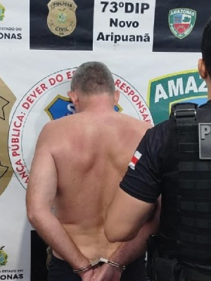 A Polícia Civil do Amazonas (PC-AM), por meio da 73ª Delegacia Interativa de Polícia (DIP) de Novo Aripuanã (a 227 quilômetros de Manaus), cumpriu, na última quinta-feira (26), mandado de prisão de Roberto Carlos Kovacs, 49, foragido da justiça do Mato Grosso, pelo crime de estupro de vulnerável contra as duas enteadas em 2007. A prisão ocorreu na rua 16 de Fevereiro, bairro Centro, no município.