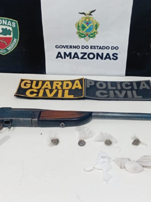 A Polícia Civil do Amazonas (PC-AM), por meio da 73ª Delegacia Interativa de Polícia (DIP) de Novo Aripuanã (a 227 quilômetros de Manaus), prendeu em flagrante, na sexta-feira (1º/08), Marlan Rodrigues da Cruz, de 19 anos, por tráfico de drogas e posse irregular de arma de fogo de uso permitido.